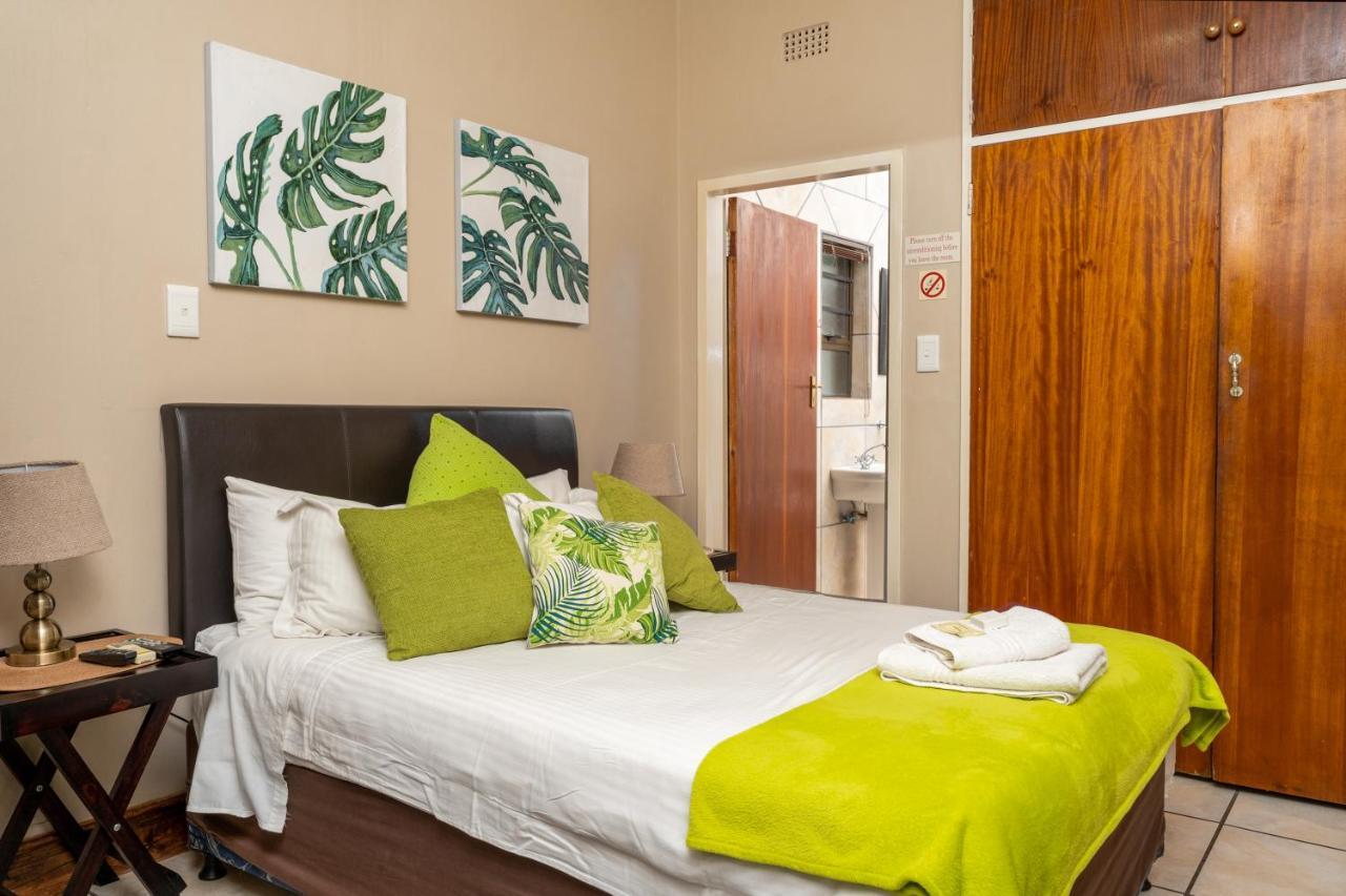 Riverbank Lodge Upington Extérieur photo